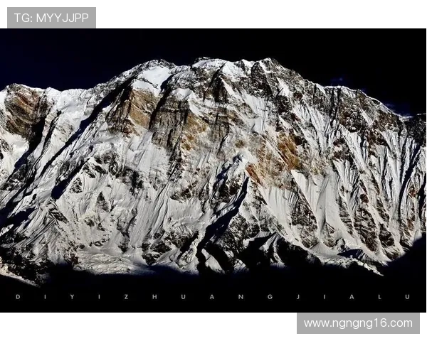 安纳普尔纳峰绝美日出直播:云端之上的视觉盛宴 安纳普尔纳峰绝美日出直播:云端之上的视觉盛宴